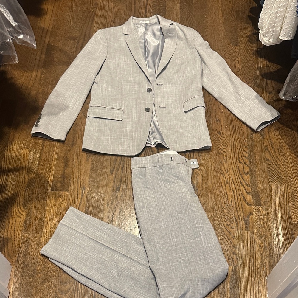 Great for Easter 🐣 Calvin Klein Boys Suit